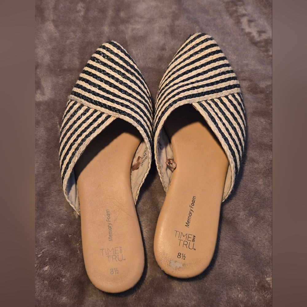 Time & Tru | Flats